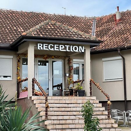 Motel Krnjevo 外观 照片